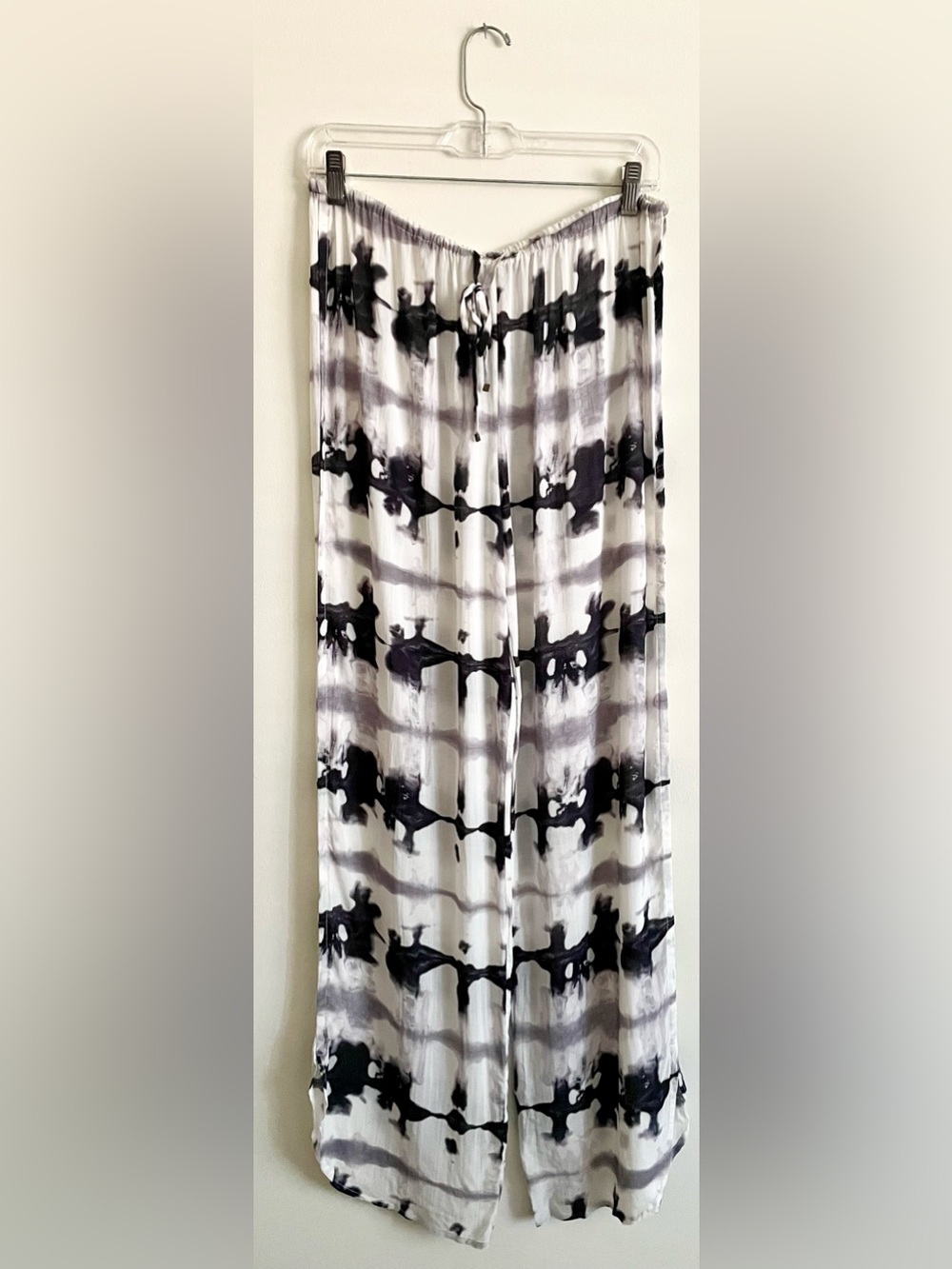 🪙 NWOT Wide Leg Tie-Dye Lounge Pants in Black & White 🪙